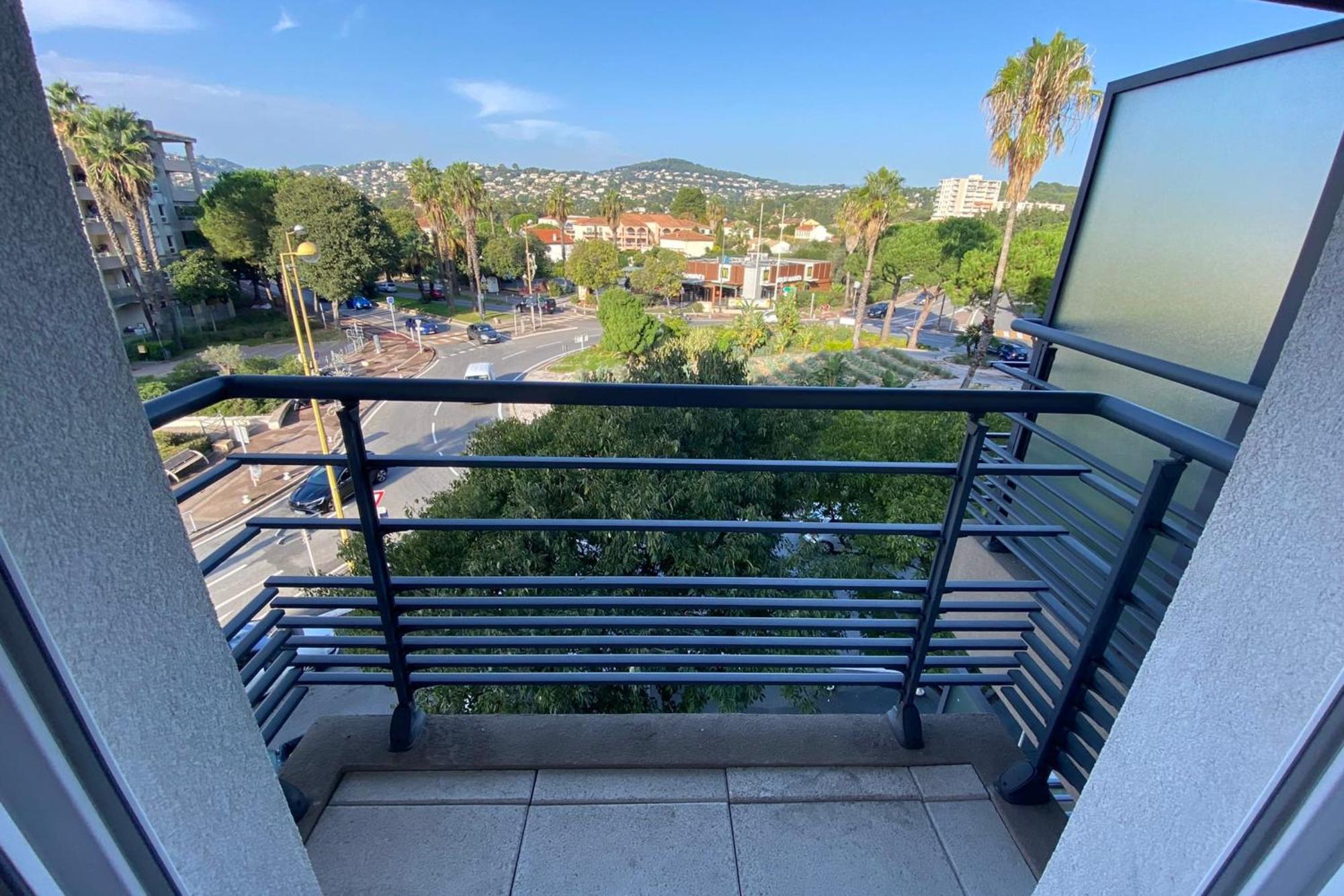 06ch Beautiful T3 With Terrace - 300m Exflora Park * Antibes